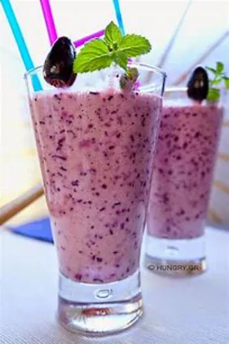 Black Smoothie (Grape, Banana, Honey)
